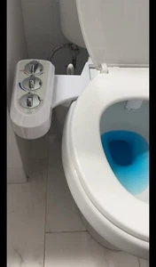 HIBBENT TOILET SEAT BIDET With Self Cleaning Dual Nozzle Hot & Cold Water - Picture 1 of 23