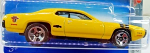 MUSLE MANIA 1971 PLYMOUTH GTX YELLOW HOT WHEELS 1/64 DIECAST CAR - Picture 1 of 7