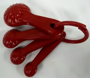 Set of 4 Red Melamine Scalloped Measuring Spoons 1/4 tsp, 1/2 tsp, 1 tsp, 1 tbsp - Picture 1 of 6