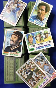 1982 TOPPS BASEBALL - PICK YOUR CARD - COMPLETE YOUR SET (#200-399) NM-MT