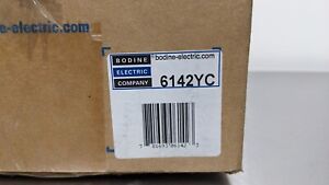 Bodine 6142YC DC Right Angle Gearmotor 33A-5F Series 1/8 HP 125 RPM