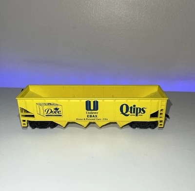 Bachmann HO Hopper— Q-Tips/Dove/Unilever Advertising  - Image 1 of 4