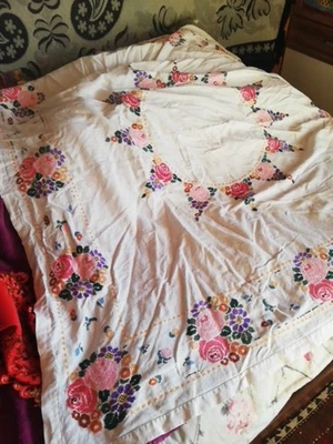 Omas alte Tischdecke weiß Bunt Tischdecke ca. 160  x 140 cm Handarbeit Bestickt - Bild 1 von 4