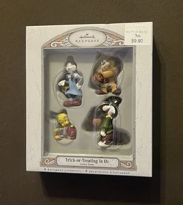 Nuovissimo in scatola Hallmark Keepsake trucco o trattamento in Oz Looney Tunes  - Foto 1 di 2
