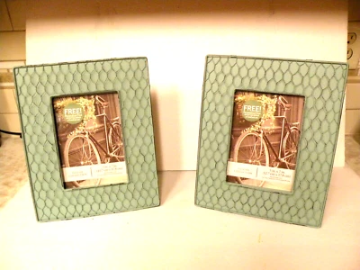 TWO NEW TUSCAN COLLECTION 5"X7" PICTURE FRAME VERTICAL, HORIZONTAL OR HANGING - Image 1 of 4