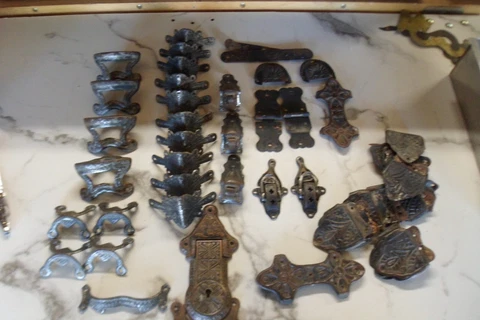 ANTIQUE TRUNK HARDWARE 51 PARTS Cover