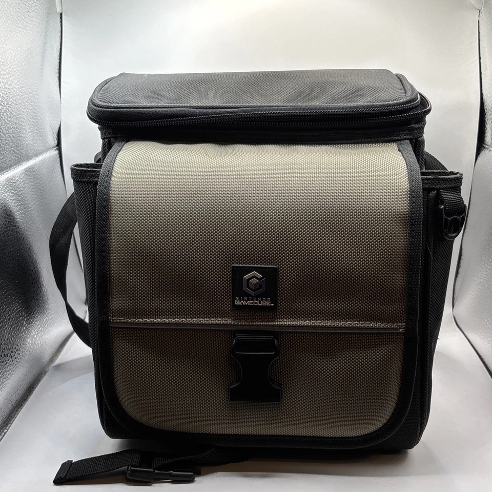 NINTENDO GAMECUBE SYSTEM CONSOLE CARRY CARRYING TRAVEL CASE BAG ALS INDUSTRIES - Image 1 of 4