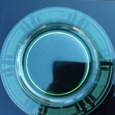 (4) Green Fostoria BEVERLY 9" Depression Dinner Plates (Item # 33)  - Image 1 of 4