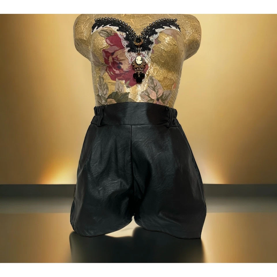 Pantalones cortos Boohoo Petite Paperbag para mujer negros 100 % poliéster talla 6 Foto 1 de 4