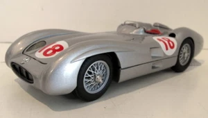 Franklin Mint 1/24 Scale Diecast - FMC12 Mercedes Benz W196R Race car silver - Picture 1 of 5