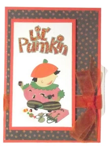 Biglietto di auguri HALLOWEEN - Costume Lil Pumkin bambina - fatto a mano taglia A2 OFFERTA - Foto 1 di 1