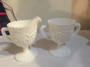 Fenton Hobnail Milk Glass , Creamer & Sugar Bowl, Vintage - Foto 1 di 6