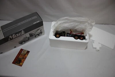 RARE!! FIRST GEAR MACK B-61 Tow Truck~Curtis Collision~Blk/Red/GOLD~1:34~AS NEW! - Image 1 of 4