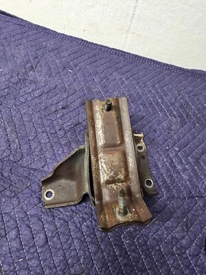 Front Left Engine Mount for FORD E SUPER DUTY E-150 ECONOLINE E-250 E-350 E-450 - Image 1 of 4