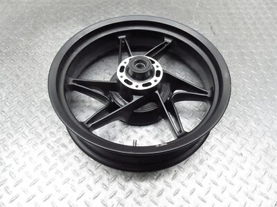 2022 21-23 Moto Guzzi V7 石后轮圈 17x4.25 直线真实视频 — 第 1/4 张图片