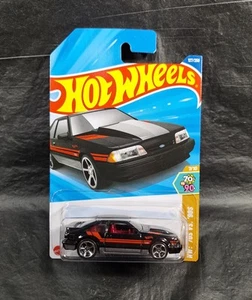 New Hot Wheels '92 Ford Mustang #127/250 HW: The '70s VS. '90s FREE SHIPPING - Picture 1 of 6