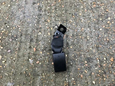 Hebilla cinturón seguridad trasero izquierdo bmw serie 1 3 m 135i 2016 f20 f21 621589200a Foto 1 de 3