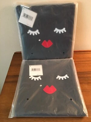 2x Nordstrom MAQUILLAJE COSMÉTICO Bolsa Cremallera Cara Negro Acolchado NUEVO CON ETIQUETAS NUNCA ABIERTO Foto 1 de 4