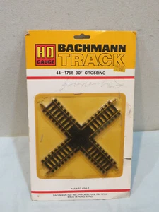Calibro HO Bachmann #44-1758 nuovo con scatola incrocio 90 gradi - Foto 1 di 1