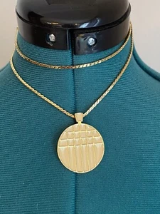 Signed Monet Vintage Gold Tone  Pendant Necklace - Picture 1 of 8