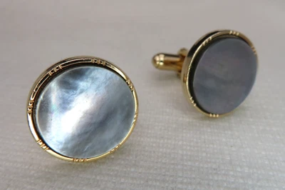 Abotoaduras redondas vintage Anson cinza madrepérola e tom dourado, muito bom! - Imagem 1 de 4