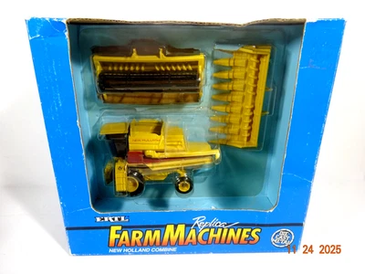 NEW VINTAGE New Holland Tractor Farm Country Combine 815 ERTL Die Cast 1992 - Image 1 of 4
