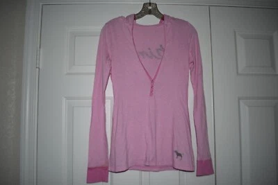 Camisa de manga larga con capucha a rayas rosa y blanco talla M de Victoria's Secret Foto 1 de 4