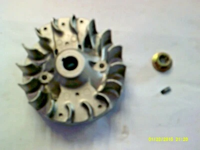 Rotor de volante para cortasetos Red Max usado 521610401 / 848F337113 / 848F337111 Foto 1 de 2