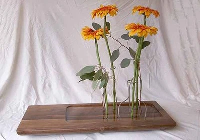 Design Vase aus edlem Nussholz für vier Blume - Bild 1 von 3