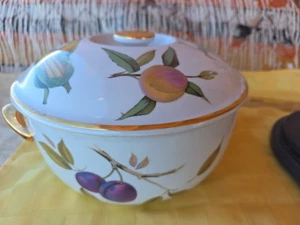 Royal Worcester Evesham Gold 7 1/2” Round Covered Casserole Dish W Handle/ Lid - Picture 1 of 16