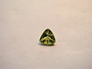 Peridot Trillion Cut Gemstone 5 mm x 5 mm 0.40 Carat Natural Gem - Picture 1 of 3