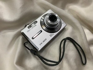 Olympus FE-320 8.0 Mega Pixels 3x Optical Zoom Silver Digital Camera - Picture 1 of 8