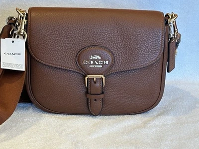 蔻驰 Amelia 马鞍包 带两个可拆卸肩带 - 红木 - 全新 带不完美 — 第 1/4 张图片