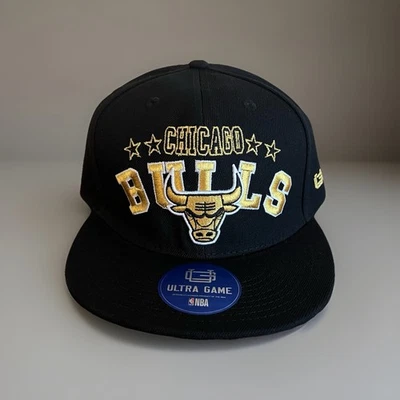 NUEVO CON ETIQUETAS GORRA ULTRA GAME NBA CHICAGO BULLS SNAPBACK ALA PLANA SOMBRERO NEGRO DORADO Foto 1 de 4