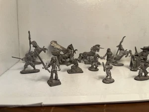 Konvolut 20 Vintage Ral Partha Zinn DND Figuren, unbemalt - Bild 1 von 6