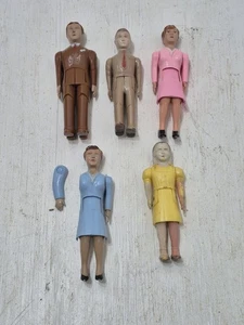 Lotto Vintage Renwal Dollhouse Bambole Famiglia Mamma/Papà/Sorella/Fratello Rivetto Giunto - Foto 1 di 8