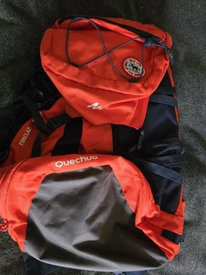 Rucksack Quechua 1x Benutzt Wie Neu Sehr Guter Zustand,Forclaz 50 EASYFIT TEEN - Bild 1 von 2