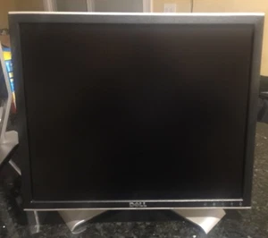ONE (1) DELL 19" 1907FP LCD MONITOR - Similar to the 1908FP - Picture 1 of 10
