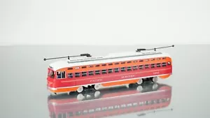 Bowser PCC Streetcar Pacific Eletric 1061 HO scale - Picture 1 of 7