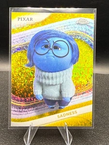 2025 Topps Chrome Disney Pixar Yellow Mini Diamond Refractor Sadness Inside Out - Bild 1 von 2