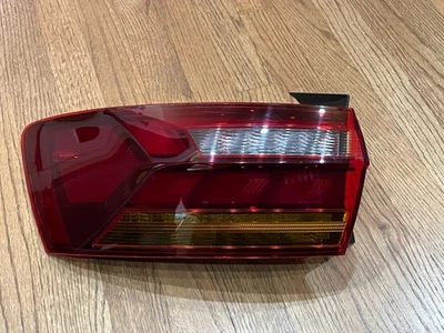 Volkswagen Jetta 2019 lado izquierdo del conductor luz trasera exterior LED Foto 1 de 4