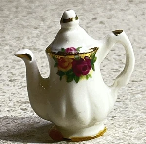 H916~ Royal Albert Old Country Roses Decorative Mini Teapot - Picture 1 of 6