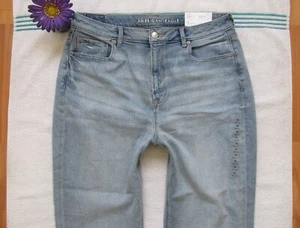 New AMERICAN EAGLE Womens Stretch Light Blue Straight Mom Jeans Size 16 - Picture 1 of 12