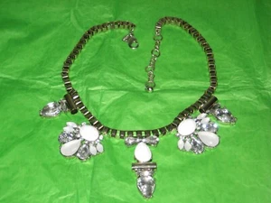 Collar Express Statement Tono Plateado Blanco Transparente Estrás 21" de extremo a extremo - Imagen 1 de 5