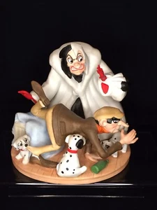 Disney Heroes & Villains Statue Cruella 101 DALMATIANS Porcelain Figurine Statue - Picture 1 of 6