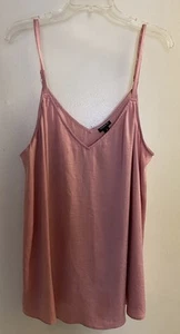 Torrid Damen Tanktop Rouge Pastell Blütenblatt Rosa Größe 2 Brustumfang 48” - Bild 1 von 6