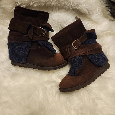Muk Luks Boots Women's Sz 8 Sweater Knit Strap Buckle Comfort Winter  - Image 1 of 4