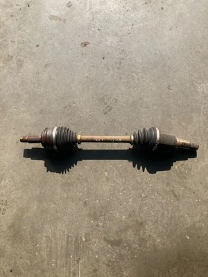 Eje de transmisión delantero lado conductor Suzuki Grand Vitara II 2007 gasolina  Foto 1 de 3
