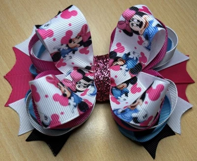 Moño para el cabello inspirado en Minnie Mouse Foto 1 de 3