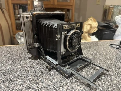 Speed Graphic 2x3, Clean Zeiss 13.5cm Lens W/ Working Shutter, 5 Film Holders - Image 1 of 4